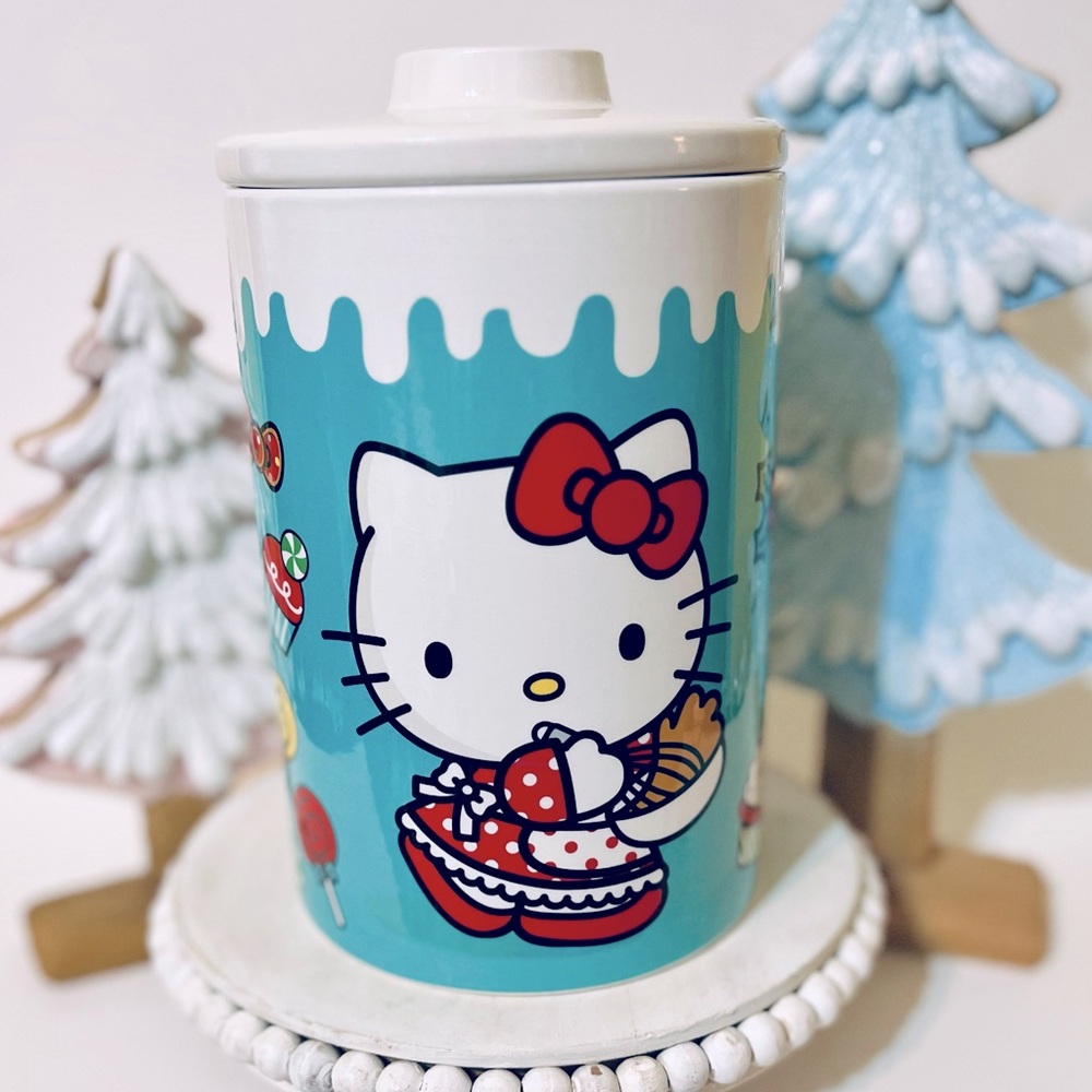 🎄🎀Hello Kitty Christmas Canister